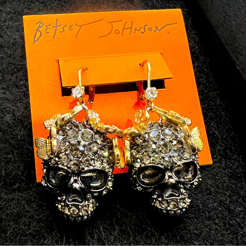Betsey Johnson Gasparilla gunmetal skull gold rhinestone earrings NEW in box
